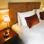 Victoria Square Clifton Village Hotel
