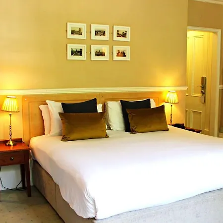 Отель Victoria Square Clifton Village Бристоль