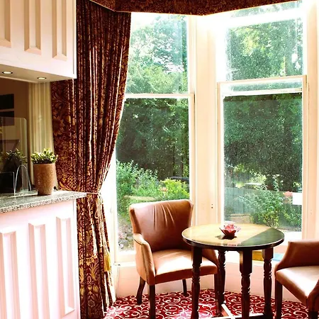 Victoria Square Clifton Village Hotel