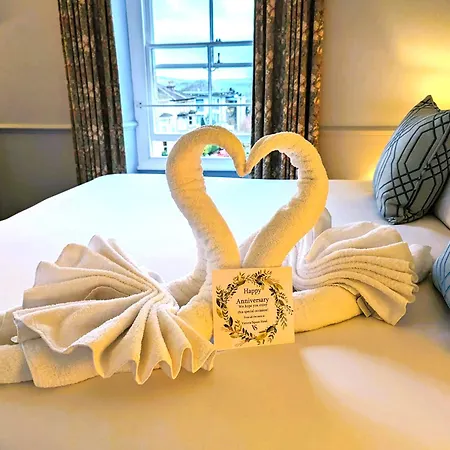 Victoria Square Clifton Village Hotel 3*