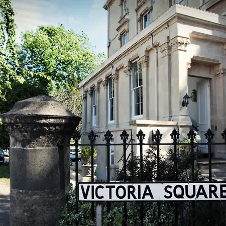 Victoria Square Clifton Village 3*