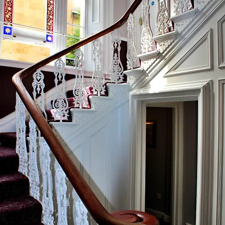 Victoria Square Clifton Village 3* Бристоль