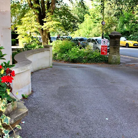 Victoria Square Clifton Village Hotel