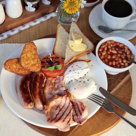 Victoria Square Clifton Village