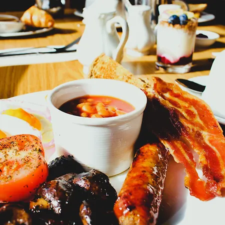 Victoria Square Clifton Village Hotel 3*