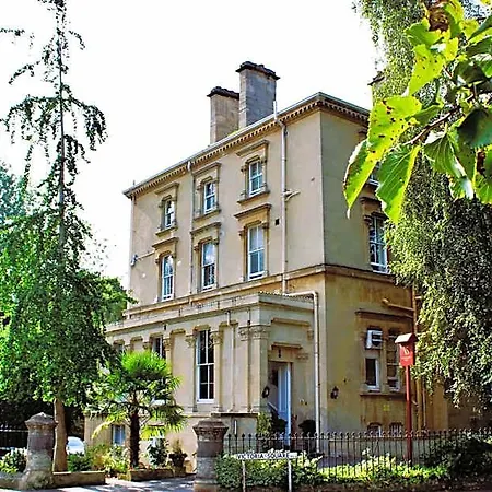 Victoria Square Clifton Village 3*