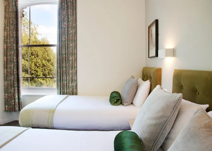 Hotel Victoria Square Clifton Village 3*