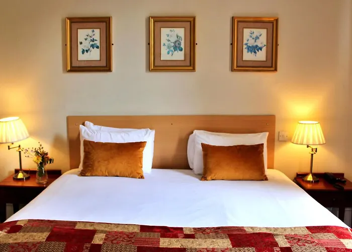 克利夫顿村维多利亚广场酒店