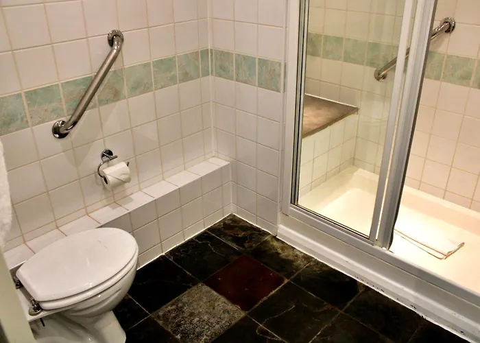 Hotel Victoria Square Clifton Village 3*