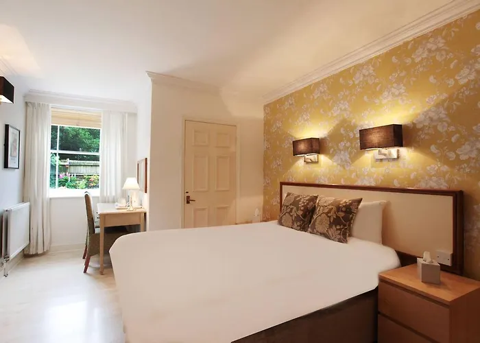 Victoria Square Clifton Village Hotel 3*