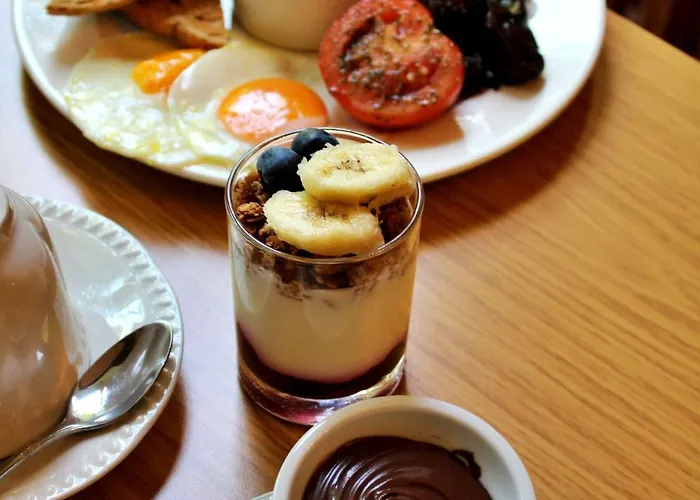 Hotel Victoria Square Clifton Village