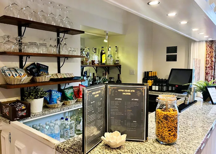 克利夫顿村维多利亚广场酒店 3*