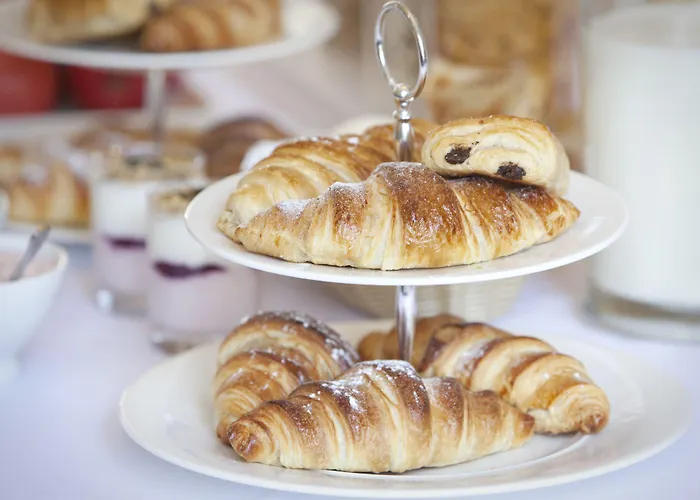 Victoria Square Clifton Village