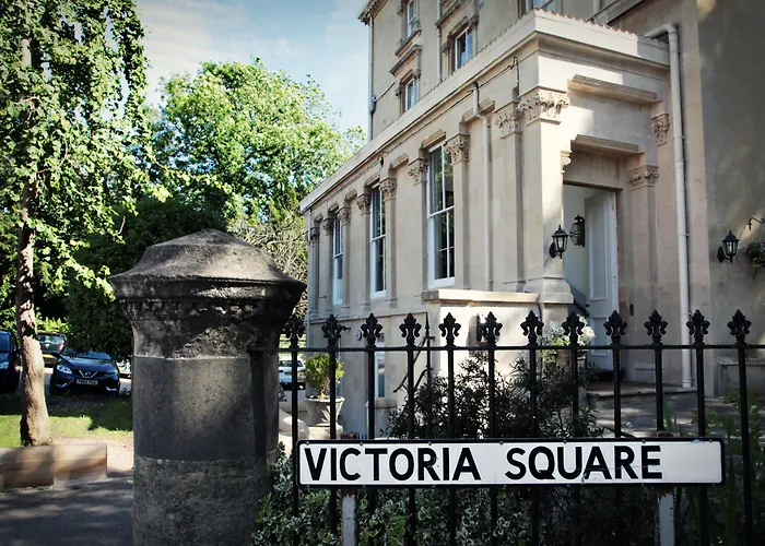 Victoria Square Clifton Village 3*