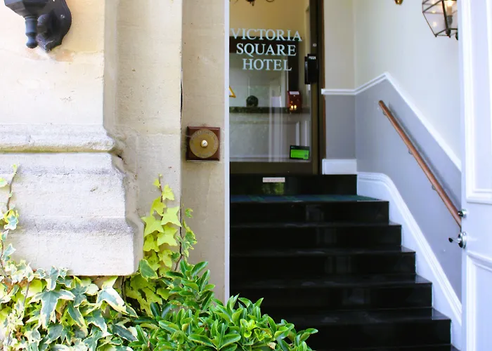 克利夫顿村维多利亚广场酒店 3*