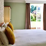 Hotel Victoria Square Clifton Village