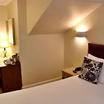 Victoria Square Clifton Village Hotel