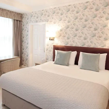 Victoria Square Clifton Village فندق 3*