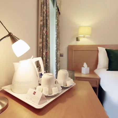 فندق Victoria Square Clifton Village 3*