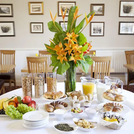فندق Victoria Square Clifton Village 3*