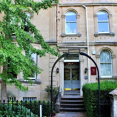 Victoria Square Clifton Village Hotell