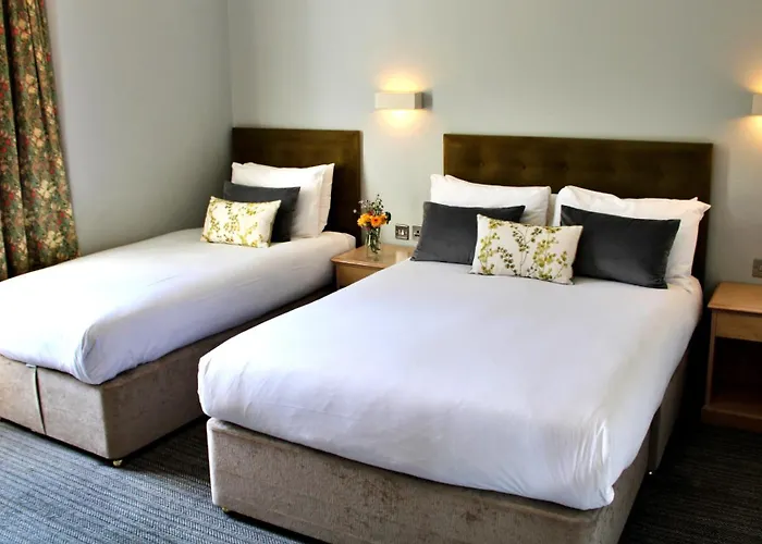 Victoria Square Clifton Village